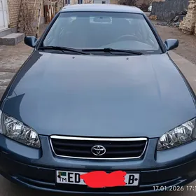 Toyota Camry 2001
