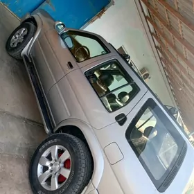 Nissan Pathfinder 2001