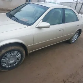 Toyota Camry 2000