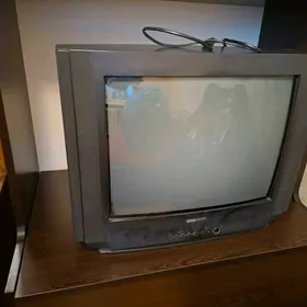 Телевизор,столик,стулья