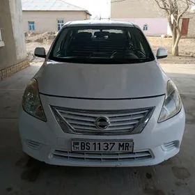 Nissan Versa 2012