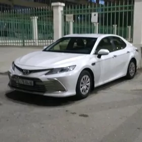 Toyota Camry 2021
