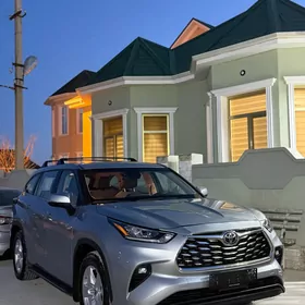 Toyota Highlander 2024