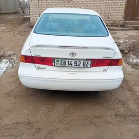 Toyota Camry 2001