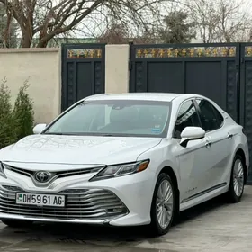 Toyota Camry 2018