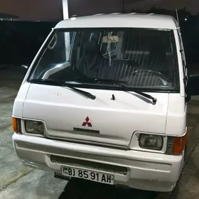Toyota Hiace 1992