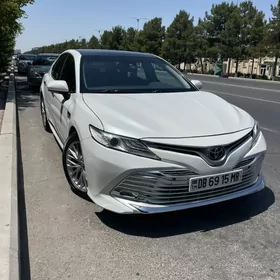 Toyota Camry 2018