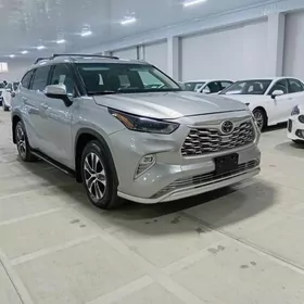 Toyota Highlander 2021