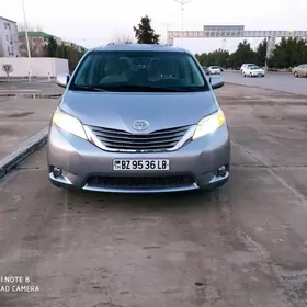 Toyota Sienna 2011