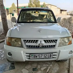 Mitsubishi Pajero 2001