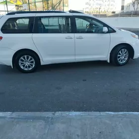 Toyota Sienna 2010