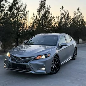 Toyota Camry 2021