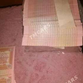 купюры банкноты манат рубль