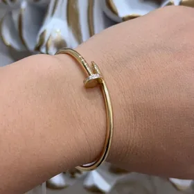 Gyzyl Cartier bilezik