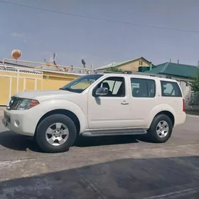 Nissan Pathfinder 2010