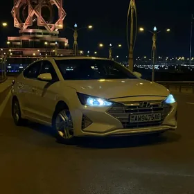 Hyundai Elantra 2020