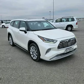 Toyota Highlander 2021