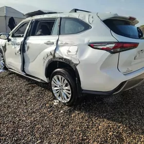 Toyota Highlander 2020