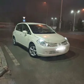 Nissan Tiida 2006