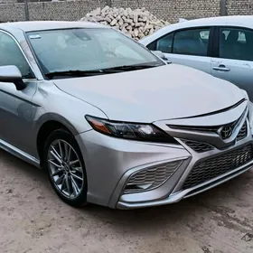 Toyota Camry 2020