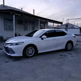 Toyota Camry 2018