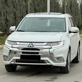 Mitsubishi Outlander 2023