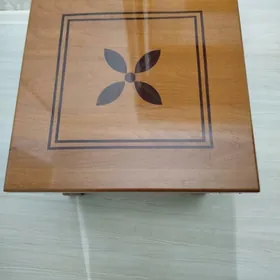 журнальный столик