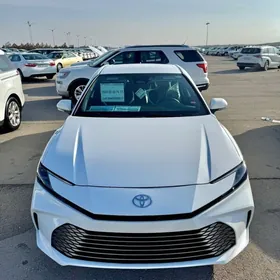 Toyota Camry 2025
