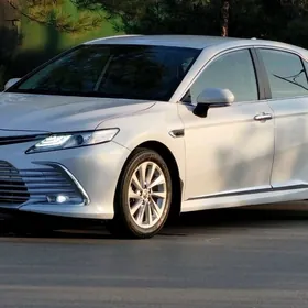 Toyota Camry 2021