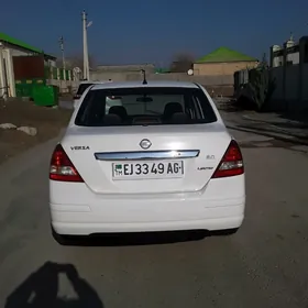 Nissan Versa 2010