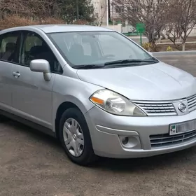 Nissan Versa 2011