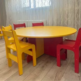 Стол детский +5 стульев