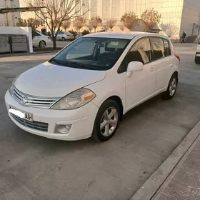 Nissan Versa 2011