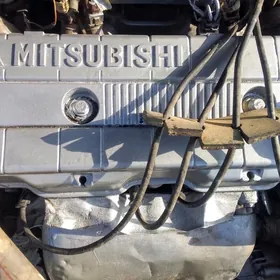 Mitsubishi Chariot 1992