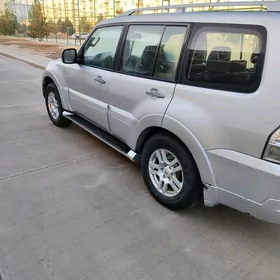 Mitsubishi Pajero 2008
