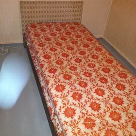 Кровать одинарная
