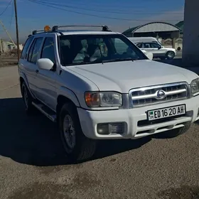 Nissan Pathfinder 2000