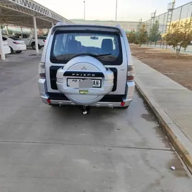 Mitsubishi Pajero 2008