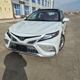 Toyota Camry 2021