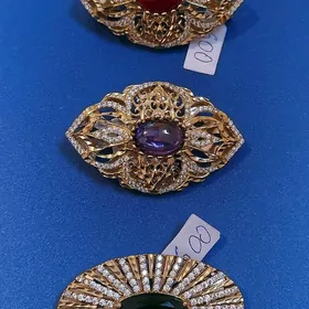 kümüş brožga gyzyl çaýylan