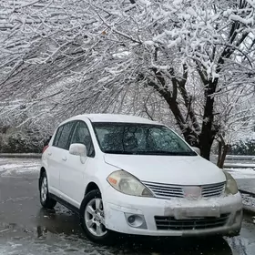 Nissan Versa 2012