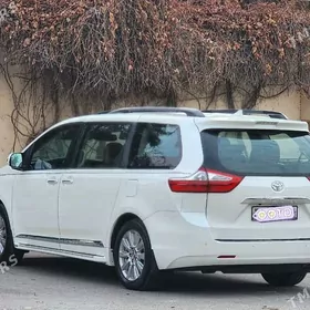 Toyota Sienna 2018