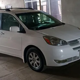 Toyota Sienna 2004