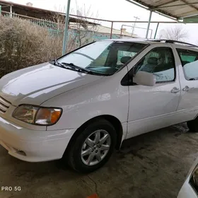 Toyota Sienna 2000