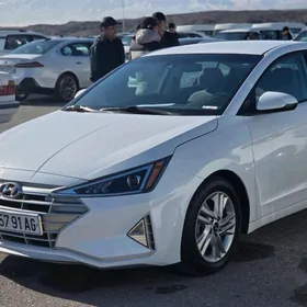 Hyundai Elantra 2020