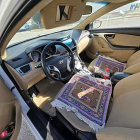 Hyundai Elantra 2011