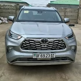 Toyota Highlander 2021