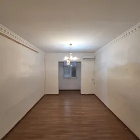 КимРайон 2этаж 2 ком 65м²