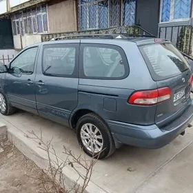 Toyota Sienna 2002