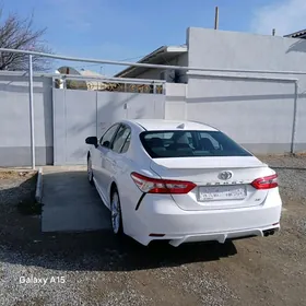 Toyota Camry 2021